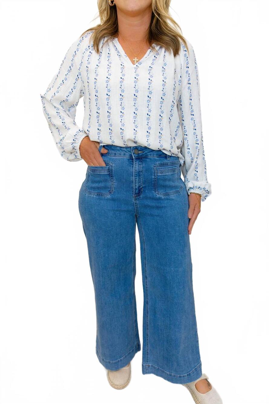NEW CHARLIE B cropped flare leg denim jeans in blue